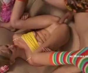 blondi teini munaa naapuri
