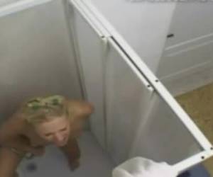 student heimlich film unter der dusche es zwar mastubate