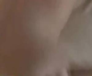 jeune fille baisée par le plus vieux garçon voisin