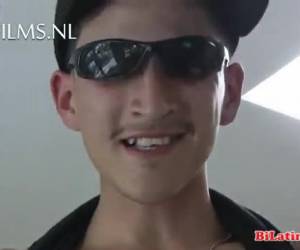 dois caras bisex tendo sexo whiteh cada outro