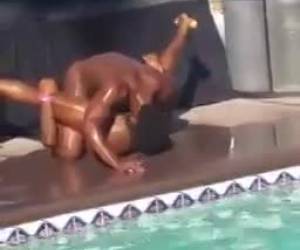 negro musculaire ont cul sexe sur partie de piscine