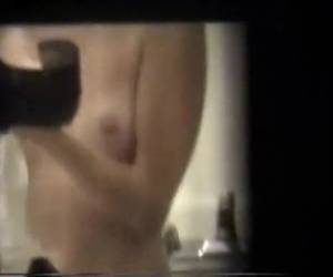 voisin a des tendances voyeuristes