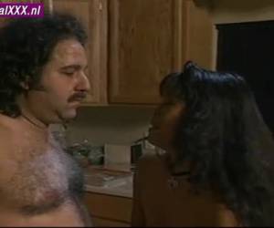 Asijská dívka ať ron jeremy stříkat po ránu zase. Asijská dívka chce říct ron jeremy whiteh volné ruce, a jak on cums tahá na jeho péro do spermatu jako fontána v její tváři z speeh.