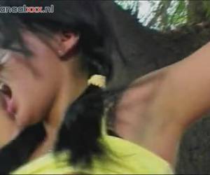 pria yang lebih tua menjilat vagina botak gadis, dan kemudian ia fucks meninggalkan blowjob dan mulut dan payudara penuh sperma suntik.