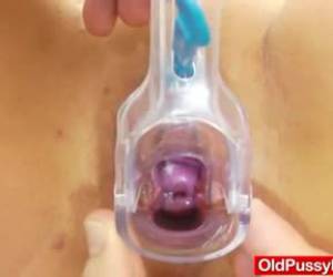 La madura se deja hacer de todo por el doctor - Amas De Casa