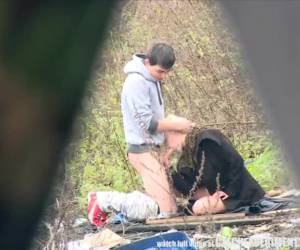 Graba a una pareja follando en el campo - Amateur