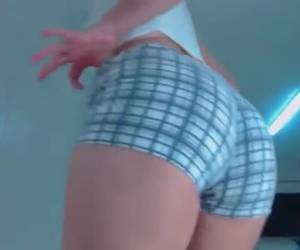 Mulher cavala muito gostosa se exibindo na webcam