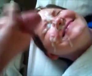 Esposa gorda levando gozada na cara