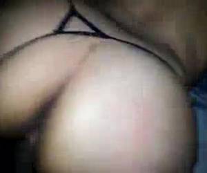 Fodeu a bunda da esposa do amigo corno