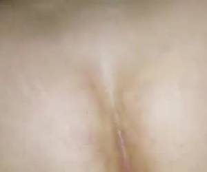 Safada com o rabo pra cima querendo pica