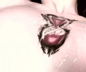 Geiles rassiges Fickluder geilt den Freund auf