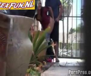 Diamdiam bercinta di tempat umum Set ini membuat olahraga di berbagai bangunan umum, menyelinap bercinta, begitu juga di toko ini. dia turun di lutut dan mengambil kokang tebal antara nya fuck lips.secretly di tempattempat umum