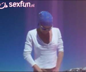 Plas sex in de sneeuw
