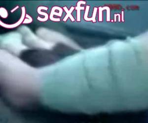 arabský kůň šuká whiteh jeho tuhý penis anální kurva a stříkat její řitní otvor plnou spermatu, když je ready.arab šuká v autě anální děvka