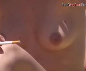 Tetas pequeñas al sol