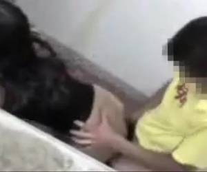 Pareja pillada en el baño de la Universidad