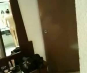 Parejita en el hotel