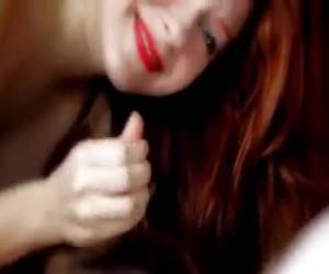 Camille Crimson y su lengua erótica